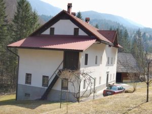 te koop boerderij Gorenja Trebusa - www.slovenievastgoed.nl