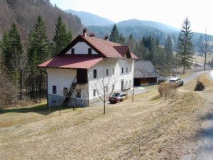 te koop boerderij Gorenja Trebusa - www.slovenievastgoed.nl