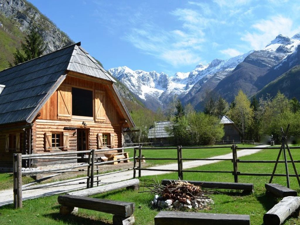 vakantiedorp Julische Alpen te koop - Real Estate Slovenia - www.slovenievastgoed.nl