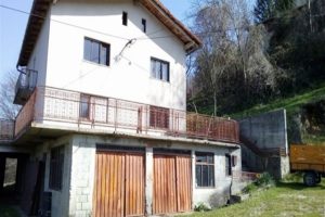 Te koop woning veel grond - Doblar - Real Estate Slovenia - www.slovenievastgoed.nl