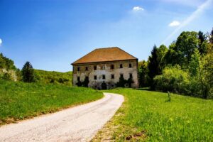 Middeleeuws Kasteel Prezek - Real Estate Slovenia